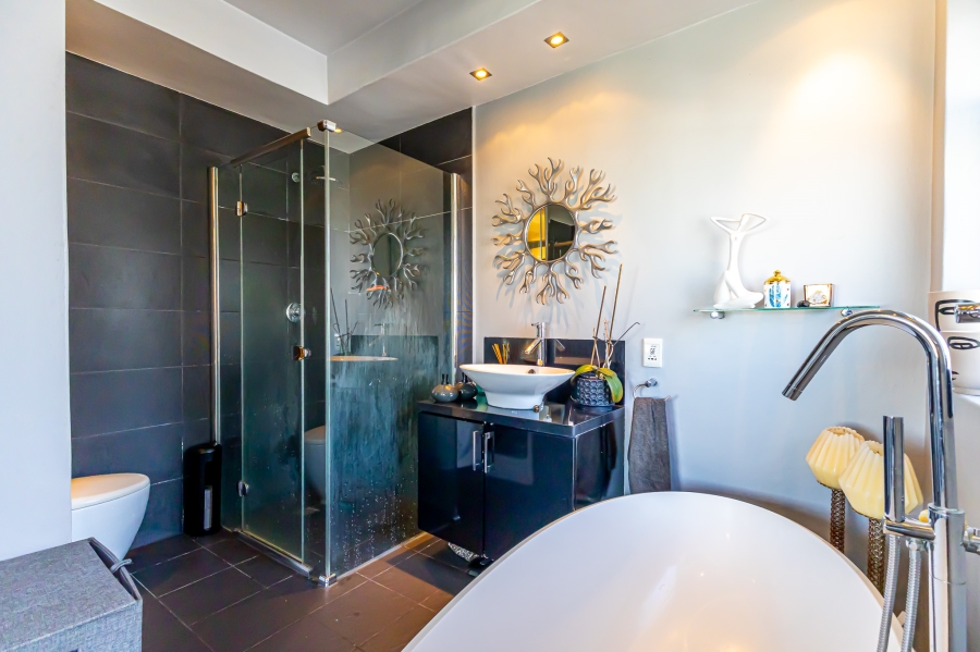 To Let 3 Bedroom Property for Rent in Sea Point Western Cape